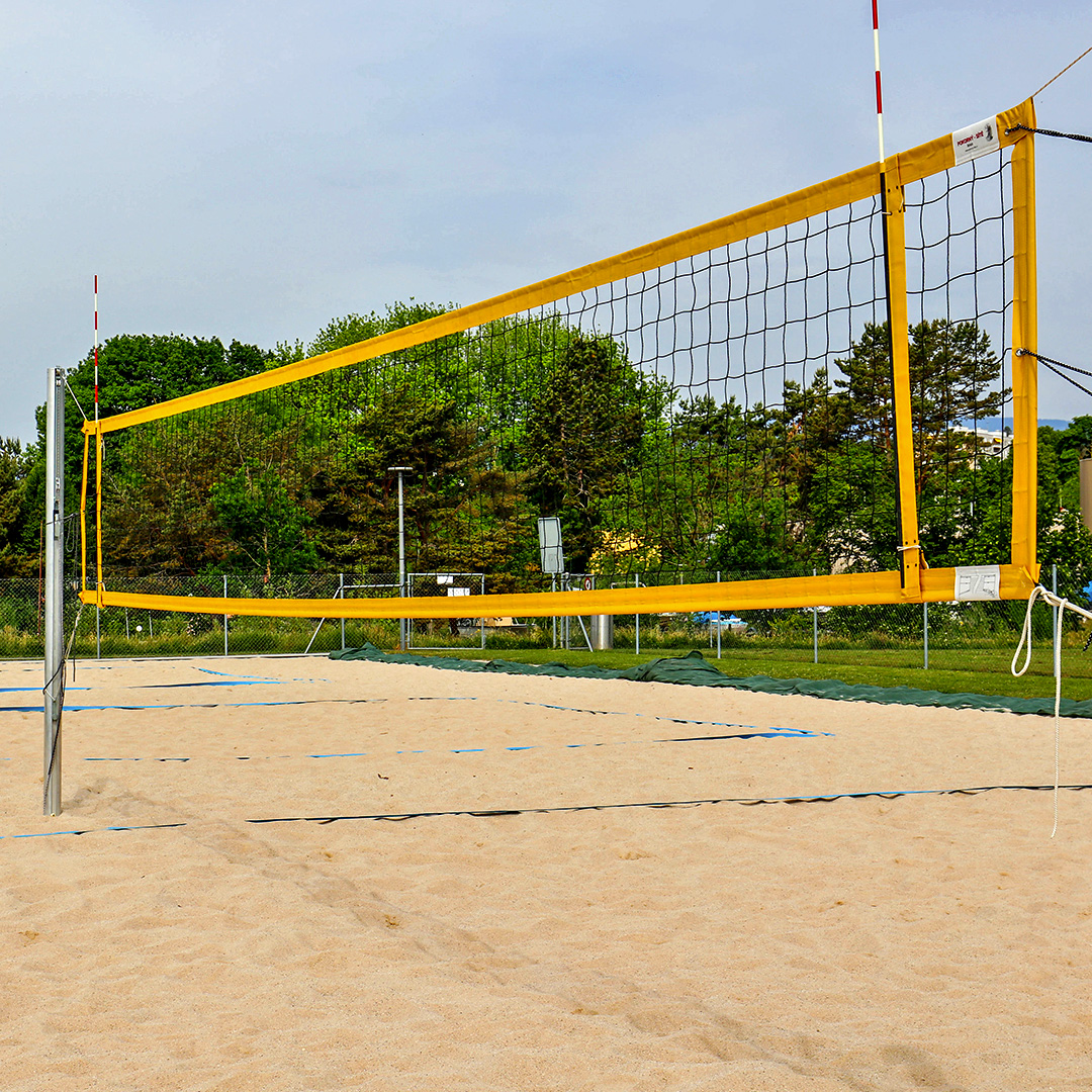 6. Vediamo quanto siamo attenti: quale di questi è un campo da Volley?
